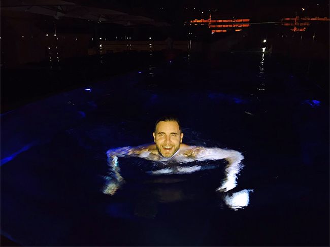 gary barlow twitter swimming