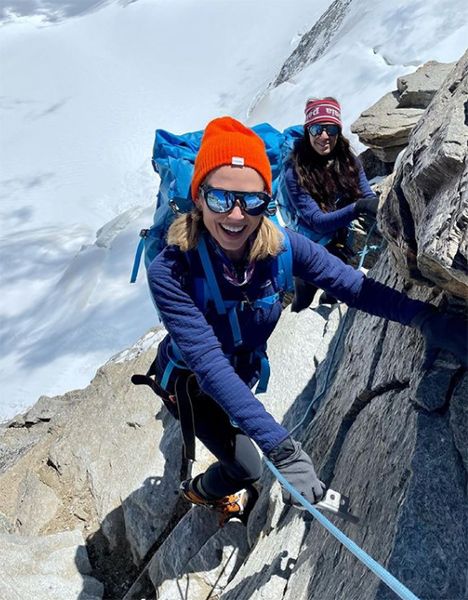 amy robach climbing