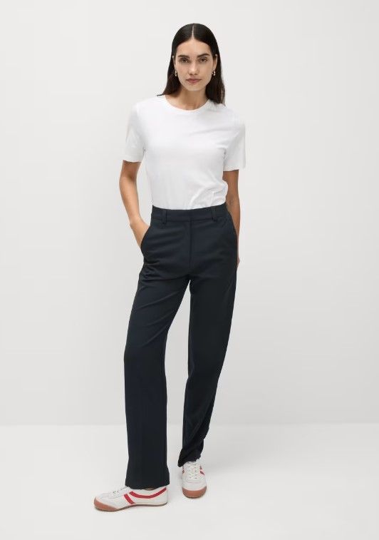 Un pantalón de pierna recta recta, £ 25, síntomas y Spencer