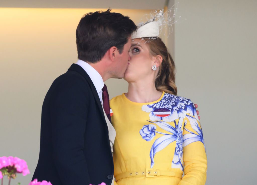 Edoardo Mapelli Mozzi et la princesse Beatrice d'York assistent au troisième jour de Royal Ascot à l'hippodrome d'Ascot le 19 juin 2025 à Ascot, en Angleterre.