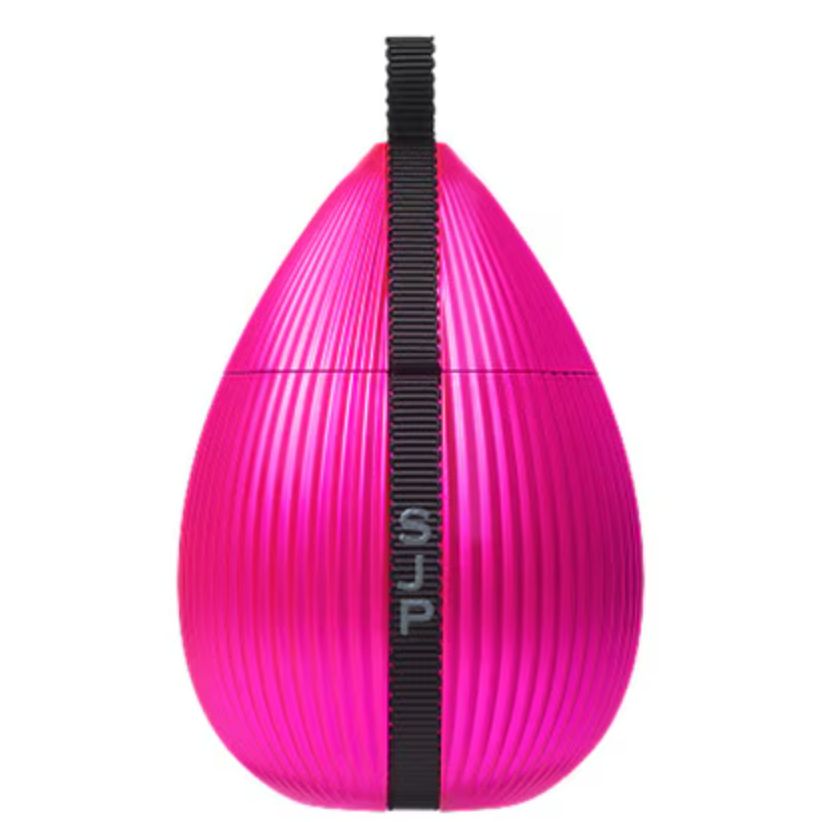 Sarah Jessica Parker Smitten in Pink