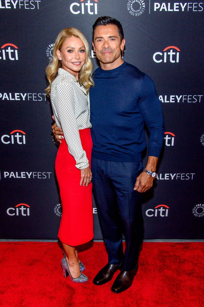 Why Kelly Ripa isn't wearing her wedding ring as she makes surprise ...