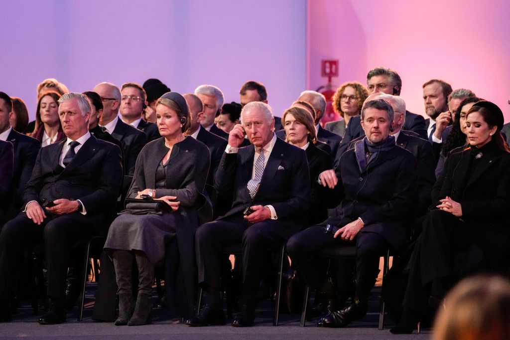 Raja Philippe, Ratu Mathilde, Raja Charles, Raja Frederik dan Ratu Mary di Peringatan Auschwitz