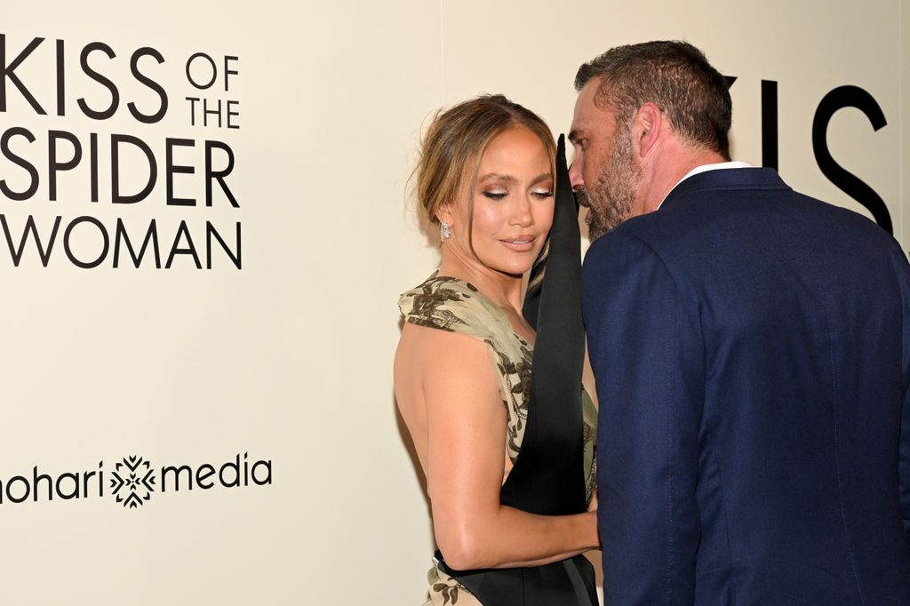 ben affleck jennifer lopez talking
