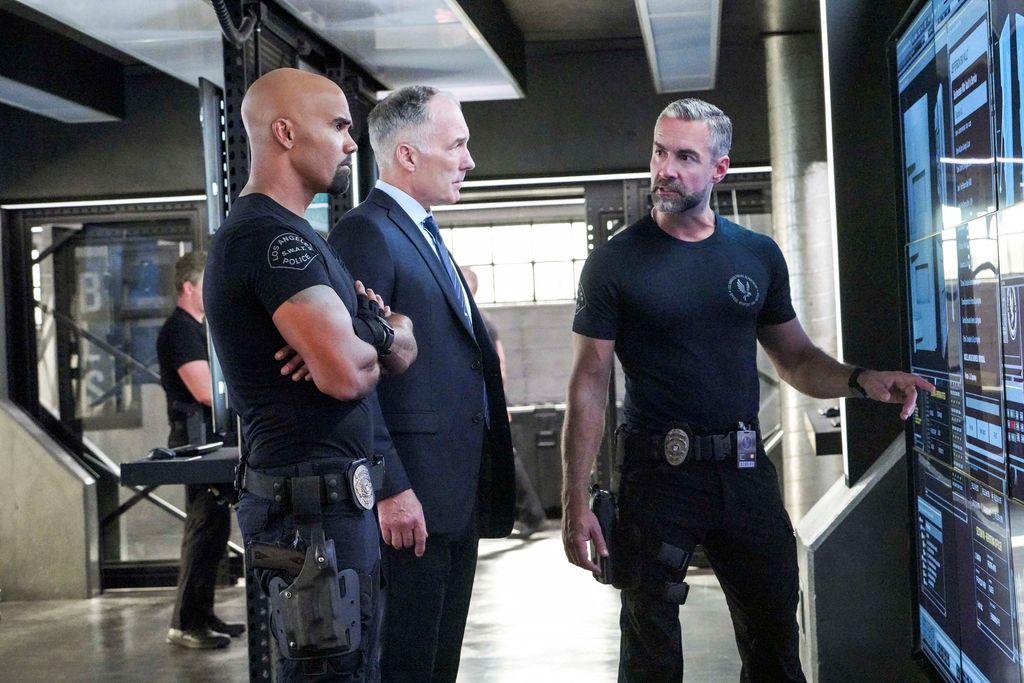 Jay Harrington as David "Deacon" Kay, Patrick St. Esprit as Commander Robert Hicks, and Shemar Moore as Daniel "Hondo" Harrelson on S.W.A.T. in 2019