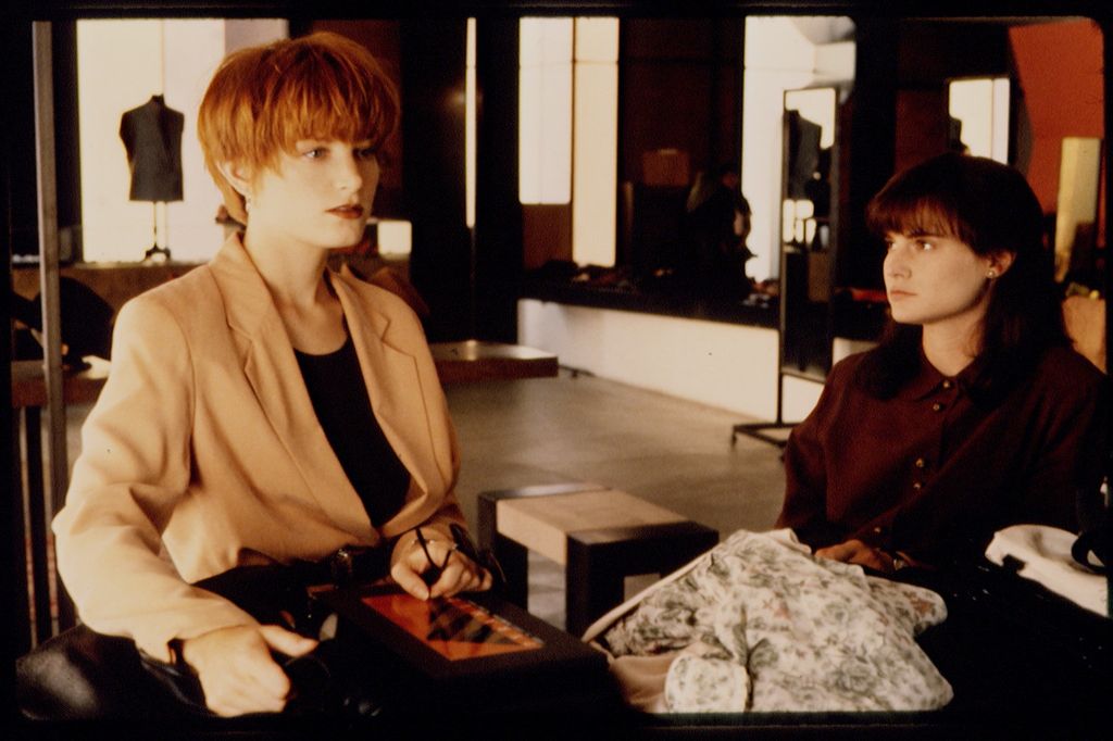 Jennifer Jason Leigh and Bridget Fonda in Single White Female