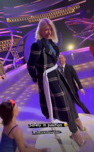 holly willoughby coat