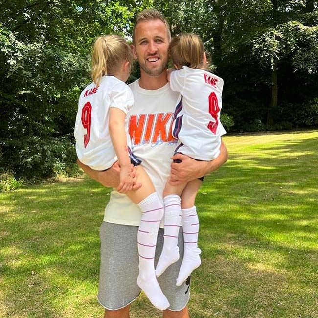 harry kane with daughters
