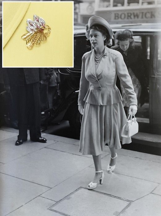 the queen golden trellis brooch