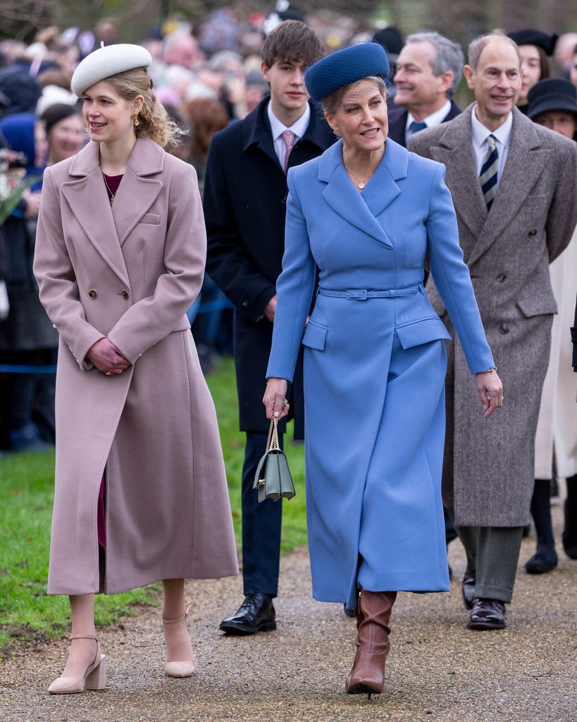 The mother-daughter duo oozed elegance as they walked alongside each other