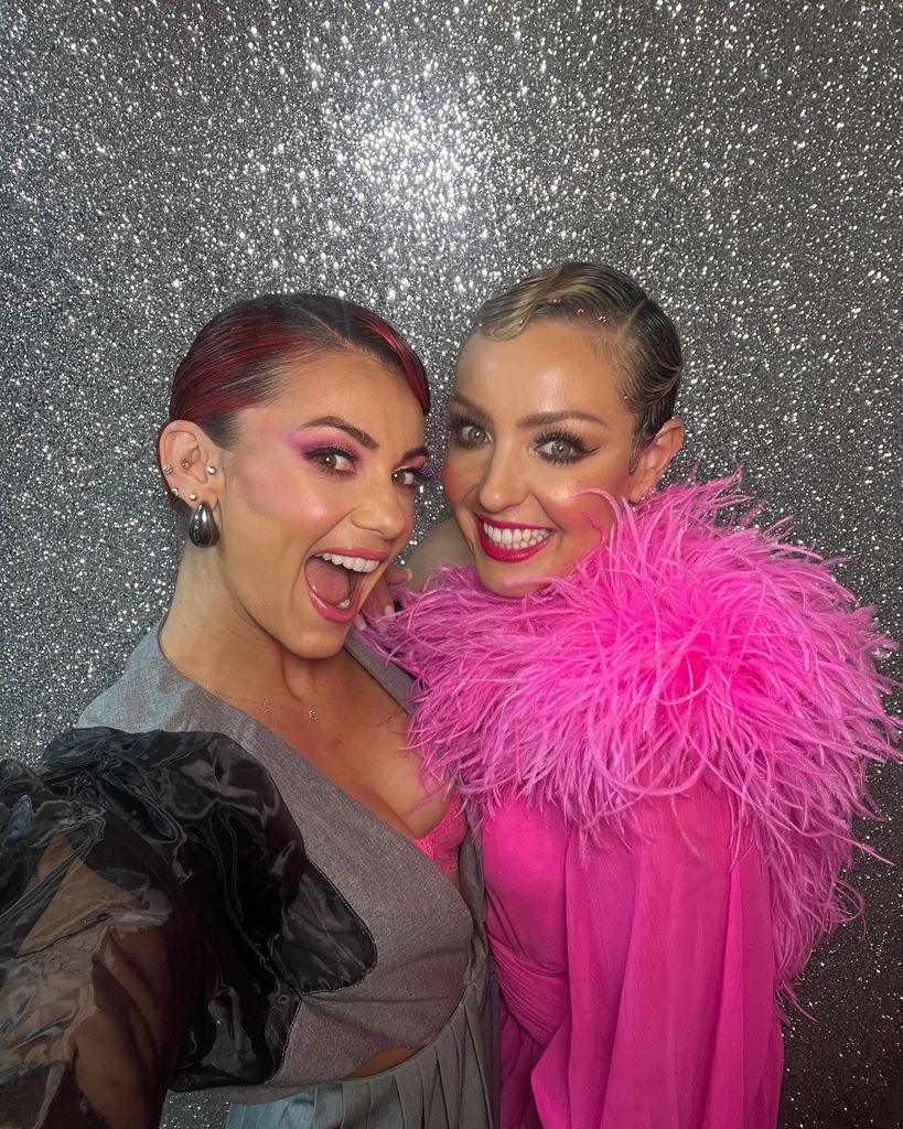 Dianne buswell selfie with amy dowden with hair up