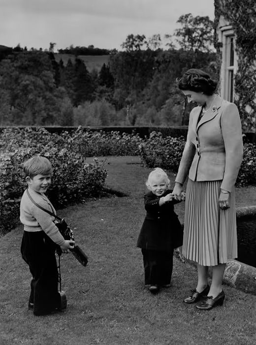 queen charles anne 1952