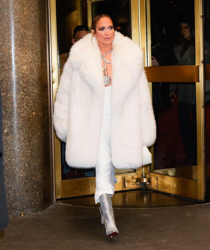 Jennifer Lopez in white fur coat