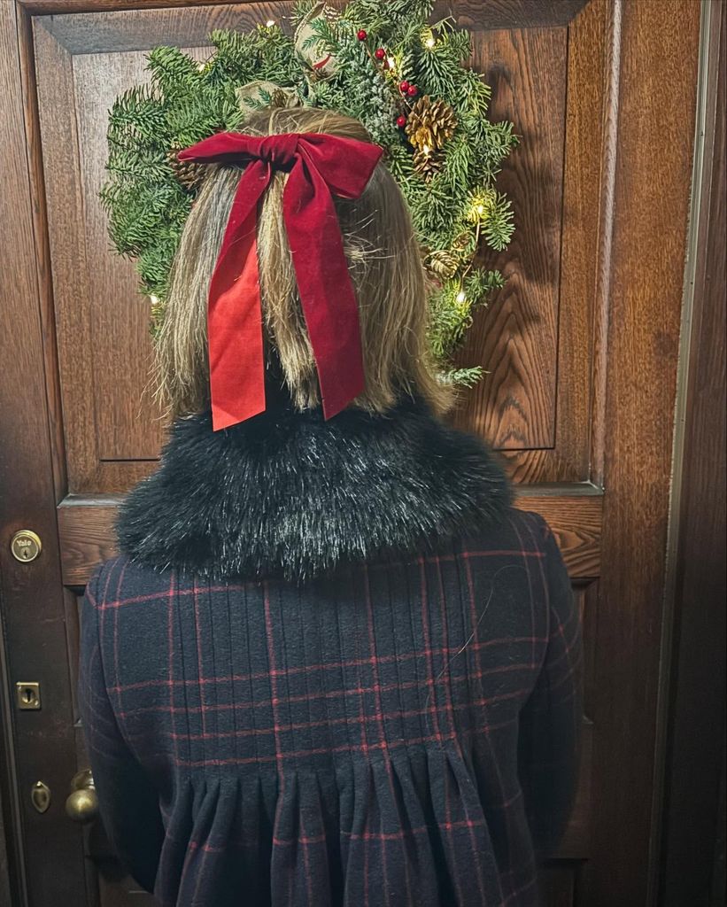 Lady Amelia Windsor wearing a royally-approved hair bow