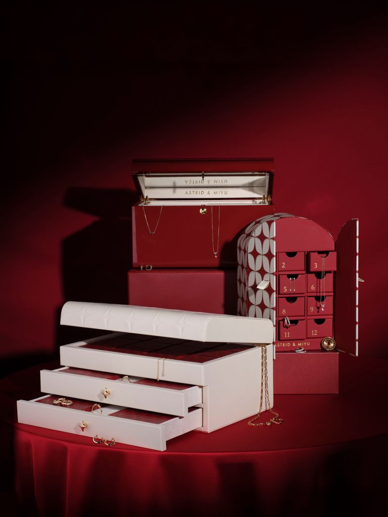 Astrid & Miyu jewellery advent calendar