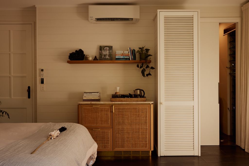 28 Degrees room