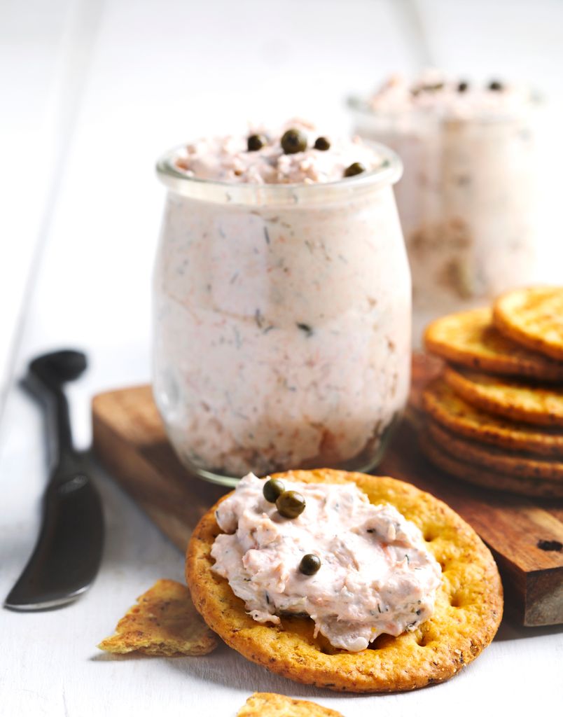 Creamy dip with smoked salmon