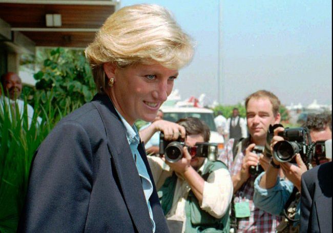 Princess Diana being photographed by paparazzi