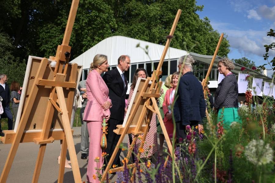 sophie wessex and prince edward chelsea flower show