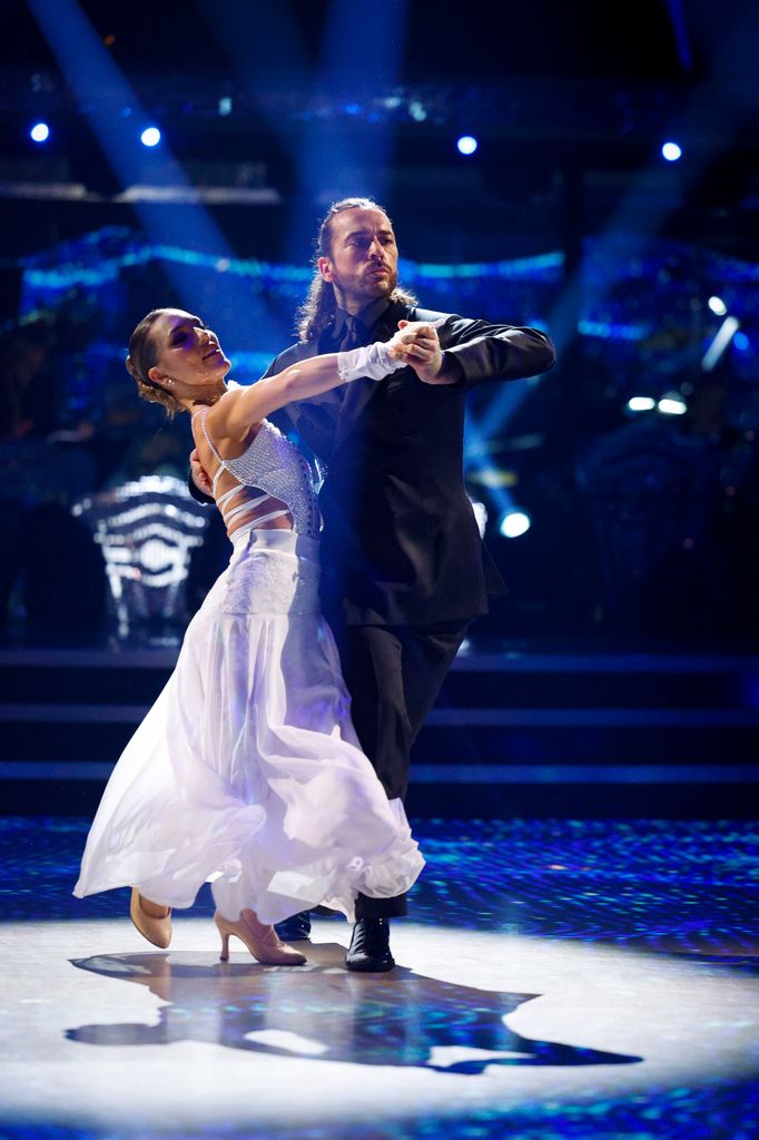 Pete Wicks and Jowita Przystal dancing a tango