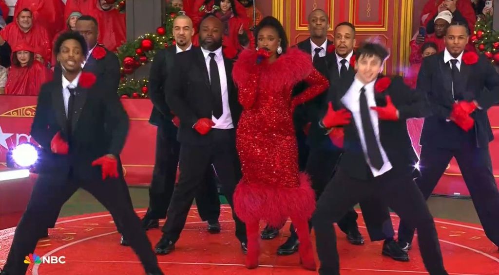 jennifer hudson red sequin dress macys thanksgiving day parade