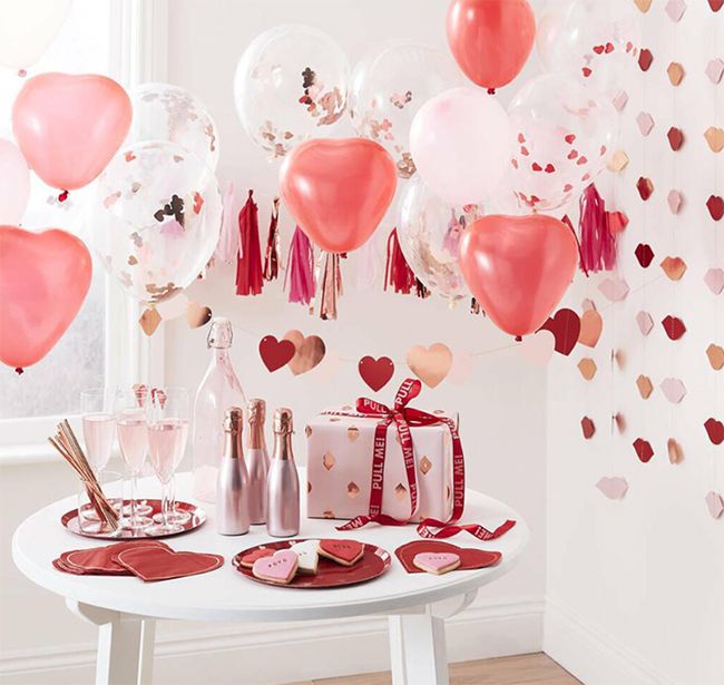Valentine's Day decoration ideas for 2023: Balloon arches, rose petals, confetti & more | HELLO!