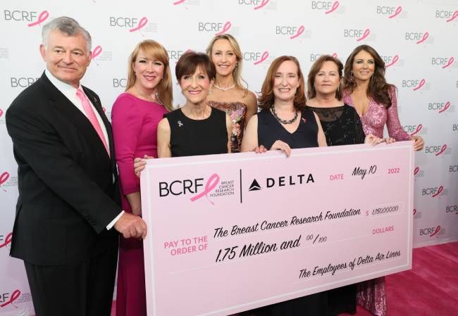 elizabeth hurley estee lauder breast cancer hot pink party
