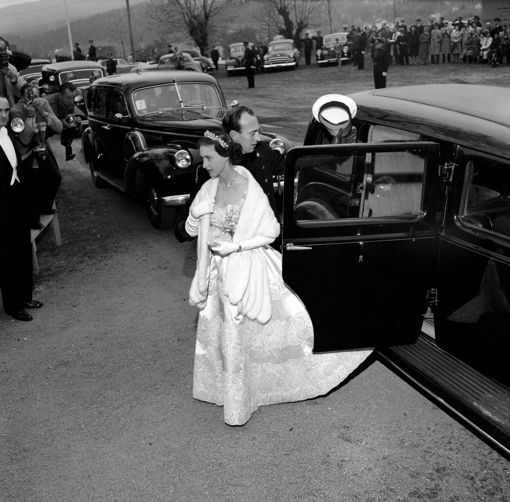Princess Margaret wearing the tiara for the wedding of Norway Princess Ragnhild in 1953