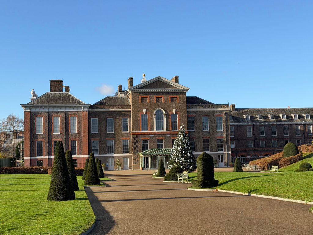 The Christmas tree is up and outside Kensington Palace