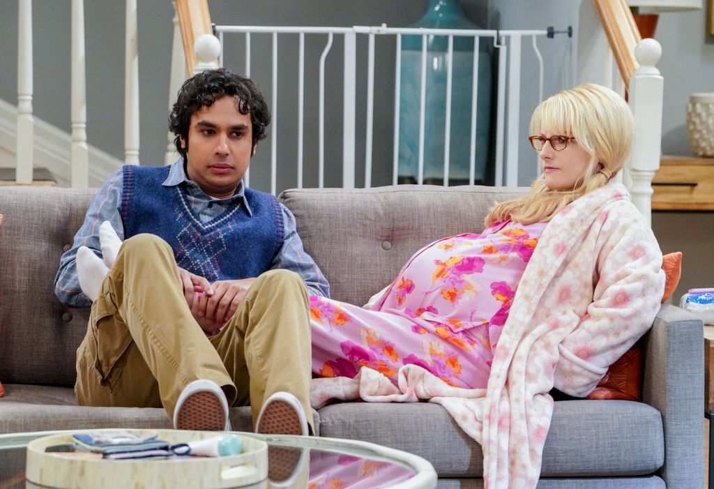 Rajesh Koothrappali (Kunal Nayyar) and Bernadette (Melissa Rauch) in The Big Bang Theory