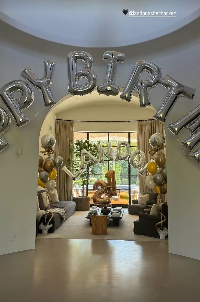 landon barker 21st birthday balloon arch