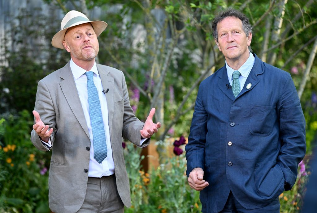 Joe Swift et Monty Don parlent en combinaison en lin