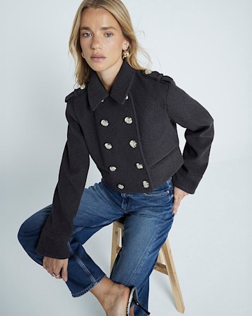 Grey short buttoned military jacket