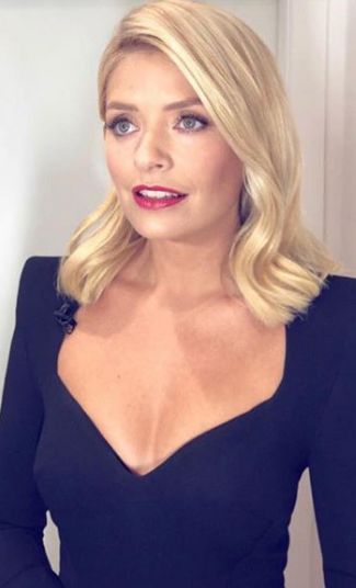 holly willoughby make up