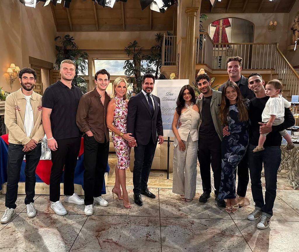 Don Diamont pose l'épouse Cindy (4L) et sa famille 