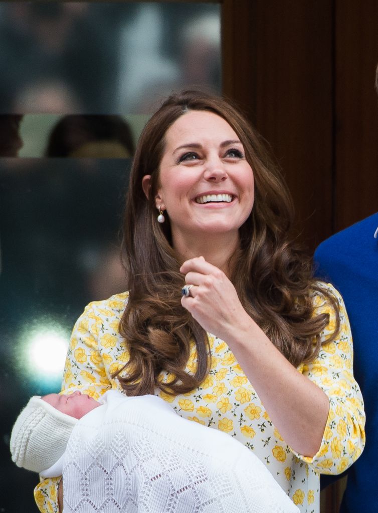 LONDON, ENGLAND - MAY 02:  Catherine, Duchess of Cambridge and Prince William, Duke of Cambridge depart the Lindo Wing with their newborn daughter, Princess Charlotte of Cambridge at St Mary's Hospital on May 2, 2015 in London, England.  (Photo by Samir Hussein/WireImage)