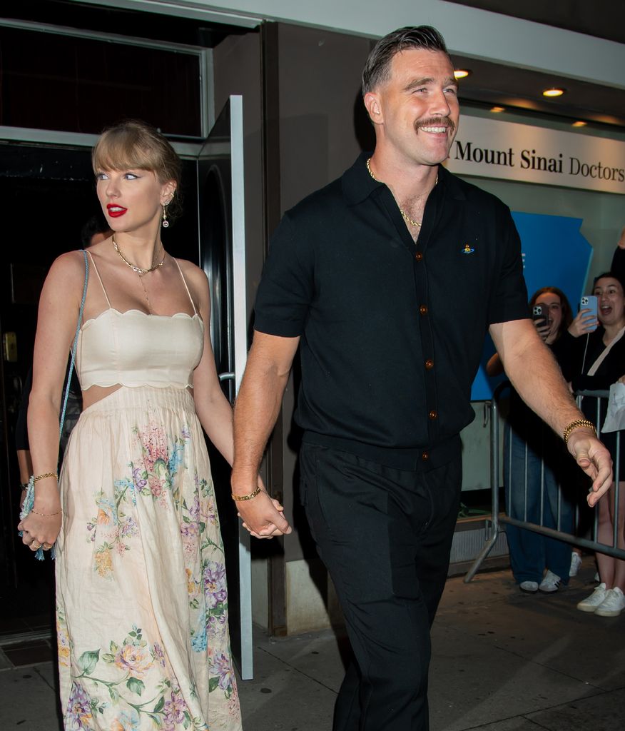 Taylor saindo com Travis Kelce