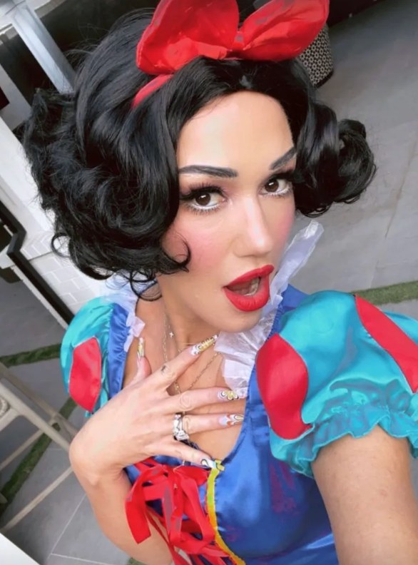 Gwen Stefani dressed up as Snow White in 2024