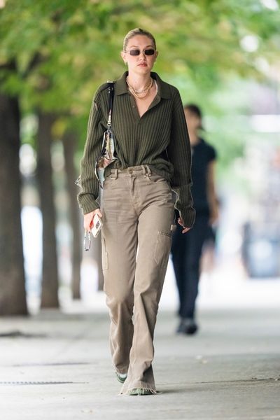 Gigi Hadids Tactical OffDuty Look Is So Easy To Recreate  Cargo pants  outfit Cargo outfit Cargo pants outfits