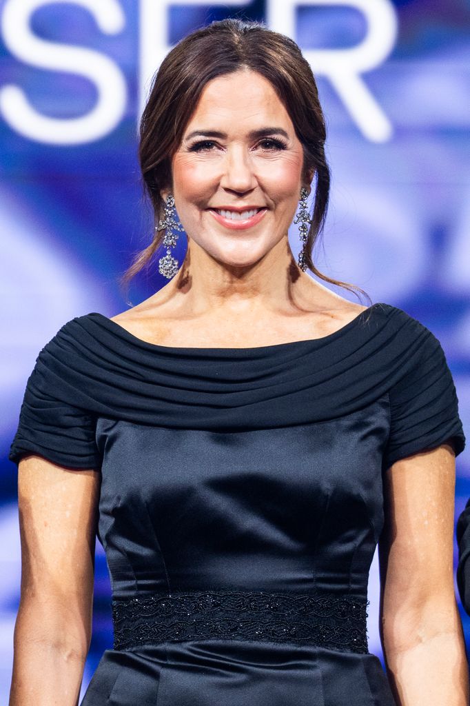 Queen Mary looked elegant in navy blue