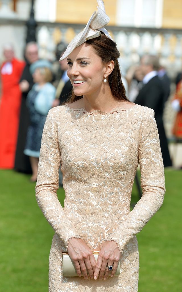  Catherine, Duchess of Cambridge attends a garden party held at Buckingham Palace on June 10, 2014 in London, England.