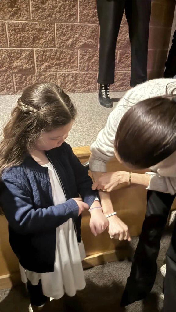 meghan markle comparing friendship bracelets