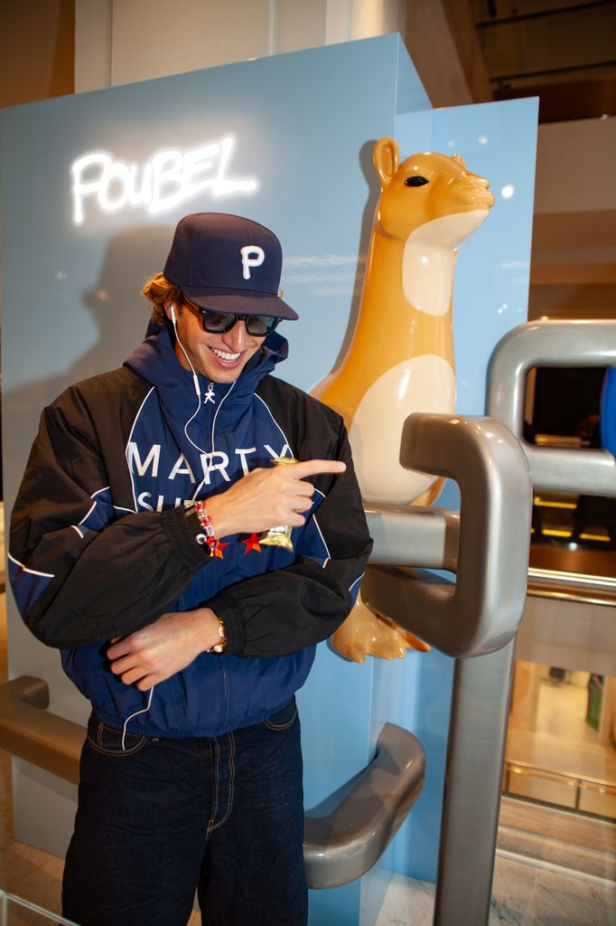 Un gars de Gstaad en veste Marty Supreme