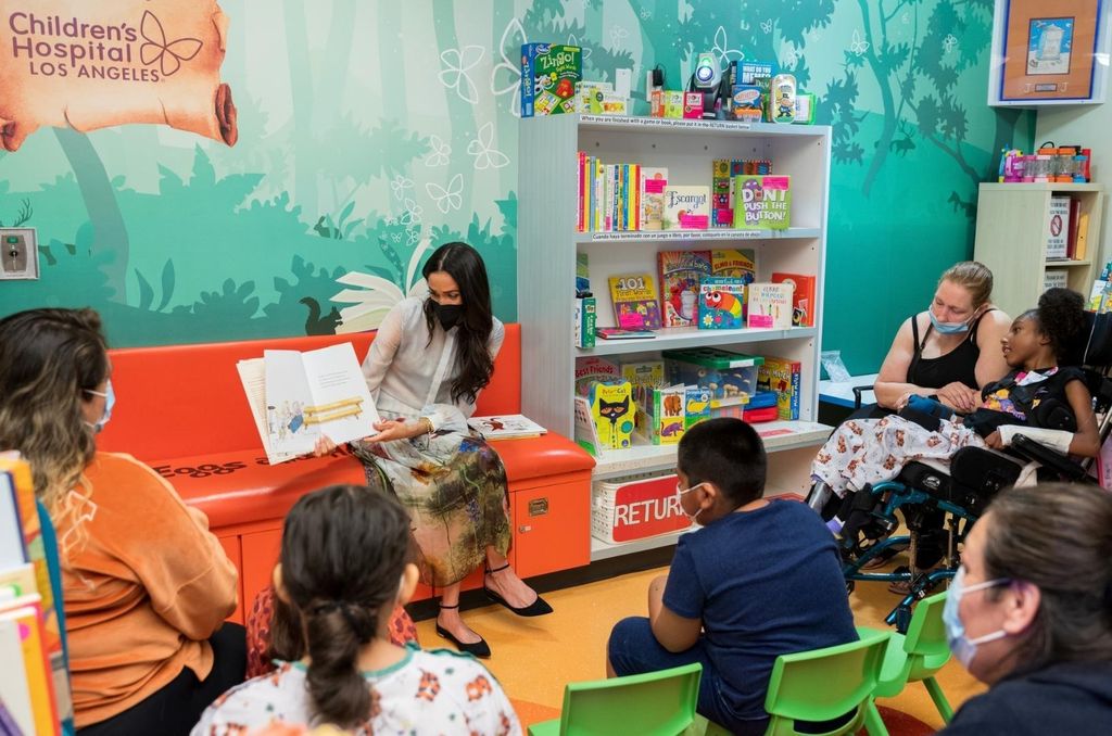 Meghan Markle reading to patients at children's hospital