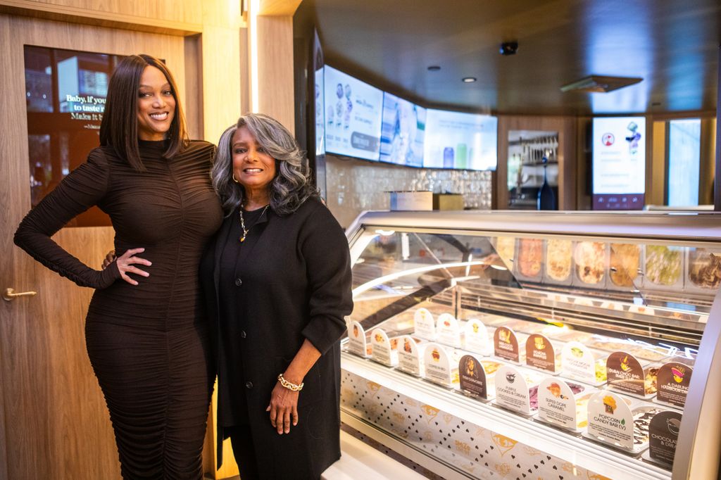 Tyra with her mom Carolyn