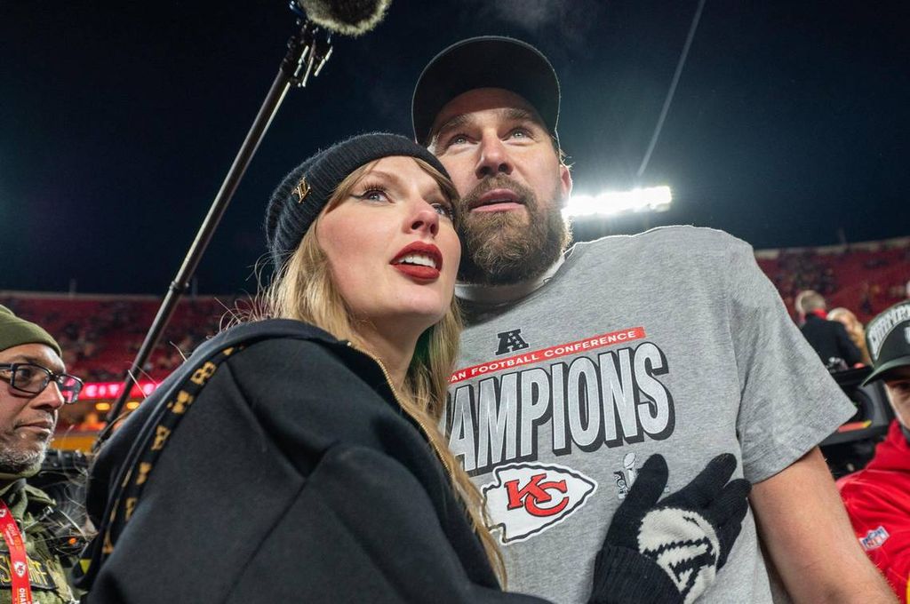 Travis Kelce commented on the tears leading up to his proposal to Taylor Swift