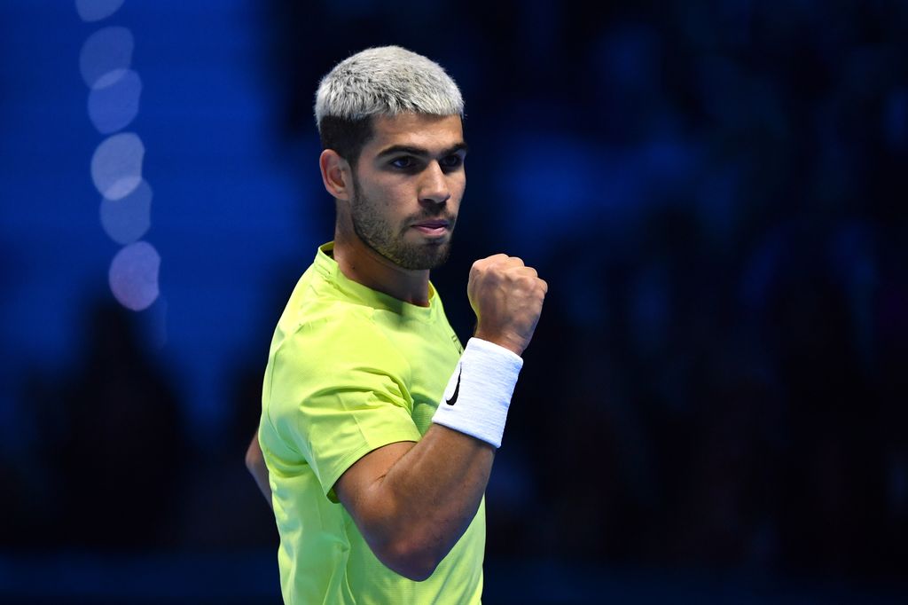 Carlos Alcaraz lance une nouvelle coiffure « mulet » avant le tournoi d'Indian Wells alors que les fans sont divisés par ce look surprenant 3 Carlos Alcaraz participe à la finale Nitto ATP