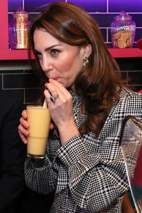 kate middleton drinking smoothie