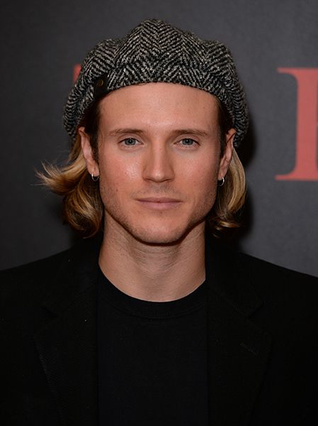 dougie poynter and tom fletcher joins the better phone friends campaign z