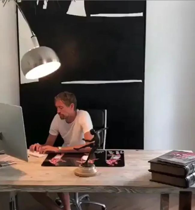 peter crouch in office
